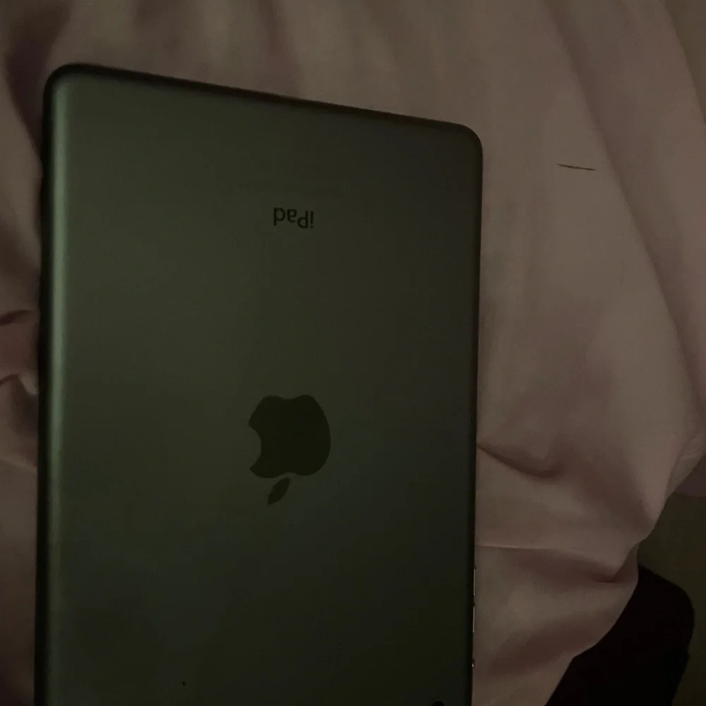Apple ipad mini 2 Tablet Sleek Design High Performance
